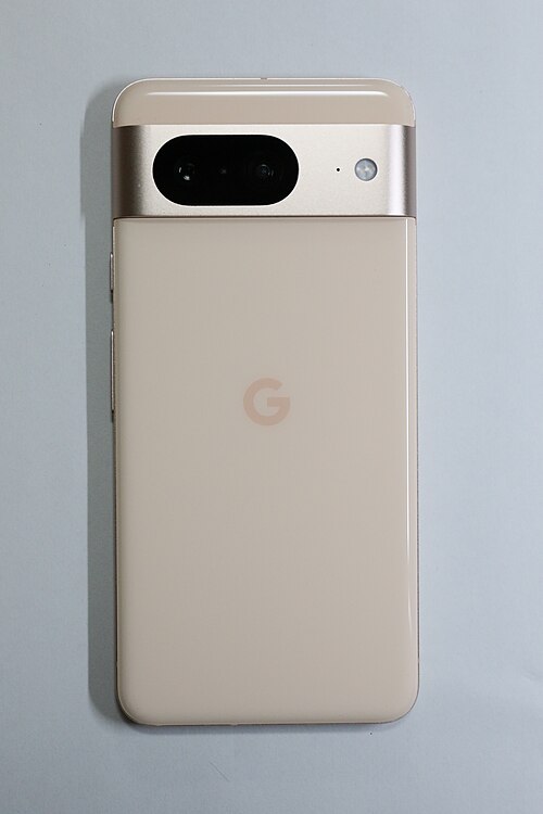 Vista posterior del Pixel 8 en color Rose. La fotografía no acredita una oferta de esa configuración.